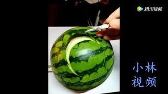 警察吃哈密瓜视频,警察叔叔品尝哈密瓜，温馨瞬间引网友热议